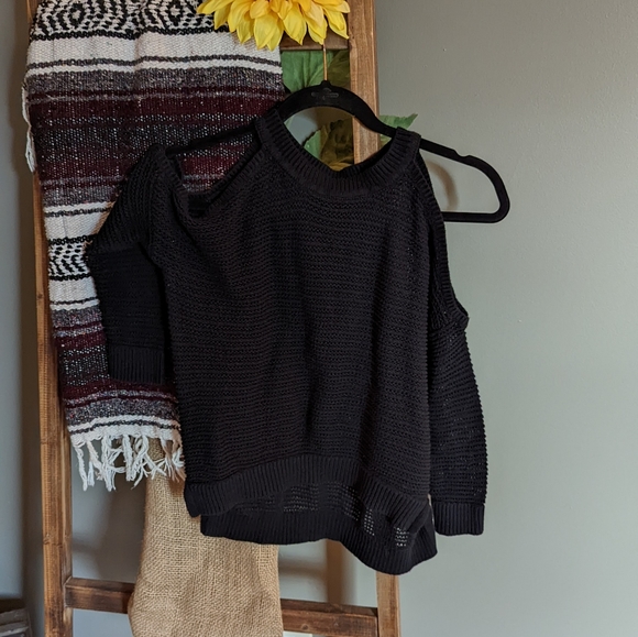 Express Cold-Shoulder Sweater - Picture 4 of 5